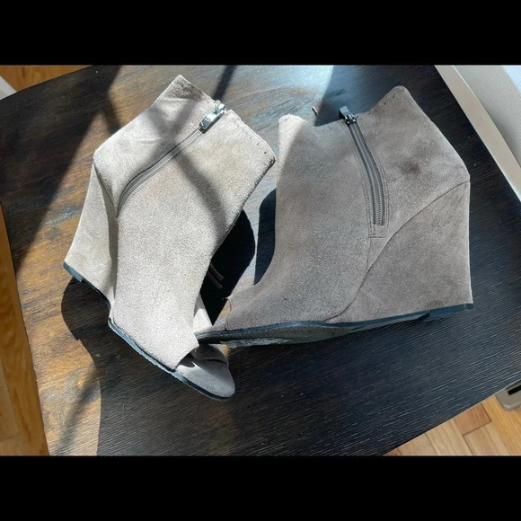 Vince Camuto peep toe booties - Picture 11 of 16